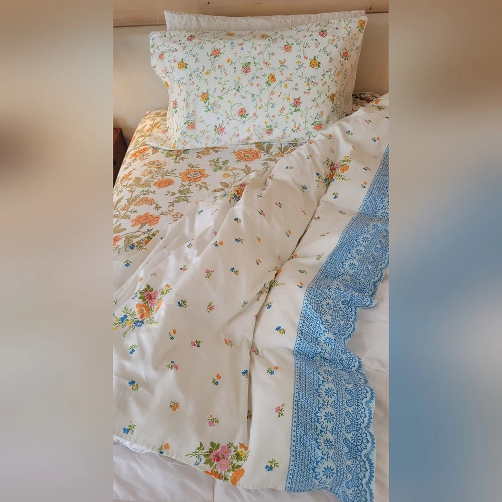 VINTAGE Single/Twin 3pc Bedding Florals Orange, Green, Blue, Yellow, Pink. - Picture 2 of 13